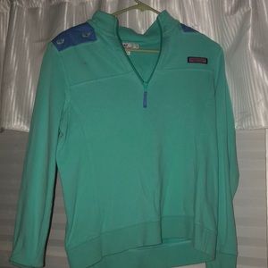 Blue vineyard vines sweatshirt